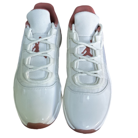 NIB Women’s Air Jordan 11 CMFT Low - Picture 7 of 11